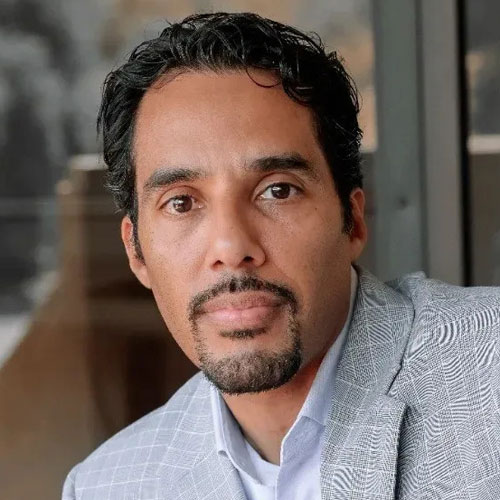 Robert Carrillo